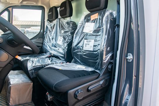 Iveco Daily 50C18 Kontener 8EP + Winda