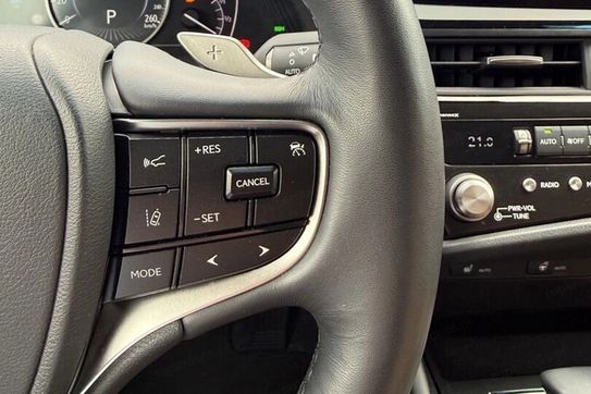Lexus ES 300h Business Edition