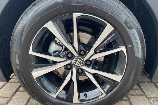 Toyota C-HR Style 2.0 Hybrid Dynamic Force Plug-in