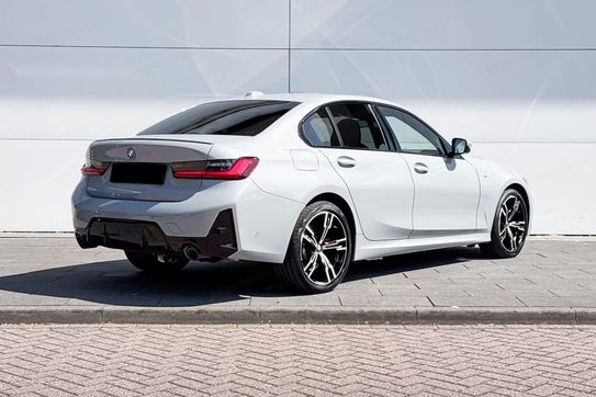 BMW Seria 3 330i xDrive M Sport