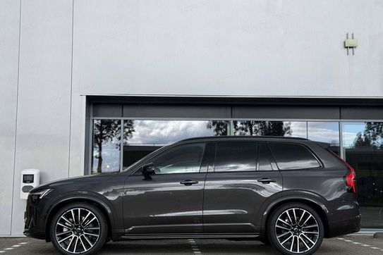 Volvo XC90 B5 AWD Ultra Dark