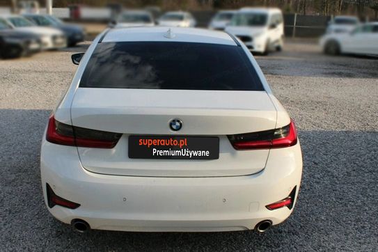 BMW Seria 3 318i