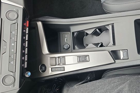 Peugeot 308 Allure EAT8 1.5 BlueHDi