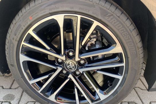 Toyota Camry Executive 2.5 Hybrid Dynamic Force