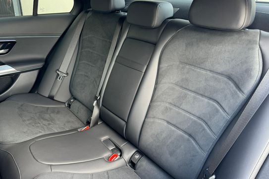 Mercedes Klasa E 300 e  4-Matic AMG