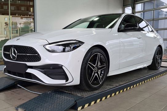 Mercedes Klasa C 220 d 4-Matic AMG