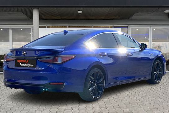 Lexus ES 300h F Sport Design