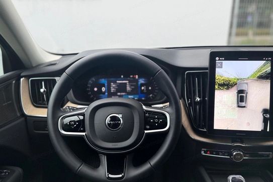 Volvo XC60 B5 B AWD Plus Dark aut