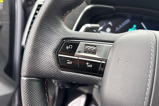 DS DS 7 Performance Line 1.6 E-Tense Hybrid AT