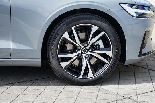 Volvo V60 B4 Plus Dark