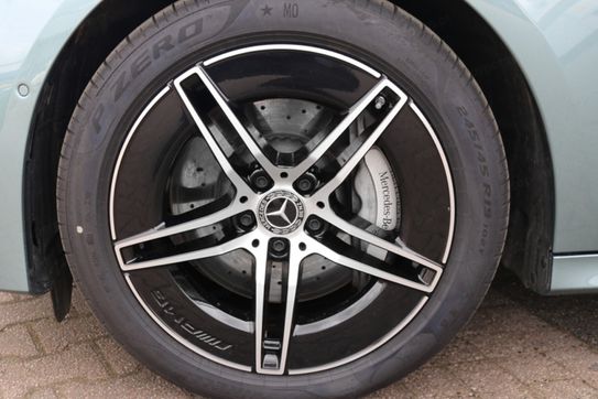 Mercedes Klasa E 200 4-Matic AMG