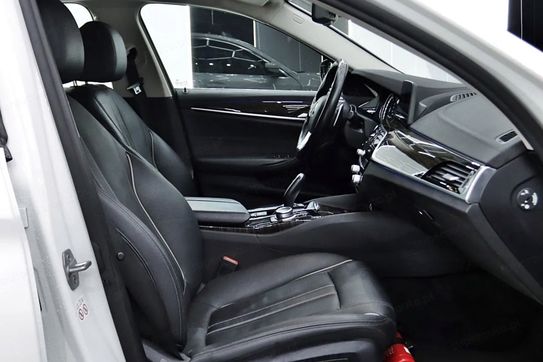 BMW Seria 5 530e iPerformance xDrive Luxury Line sport-aut