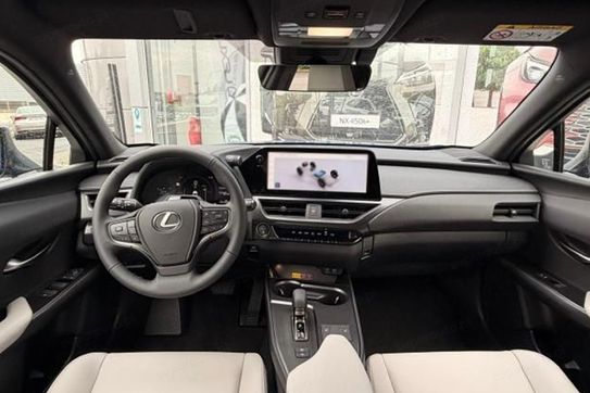 Lexus UX 300h F Sport Design 2.0 Hybrid Dynamic Force