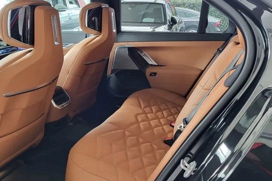 BMW Seria 7 740d xDrive M Sport sport-aut