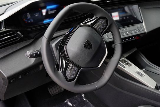 Peugeot 308 Allure 1.2 mHEV e-DCS6