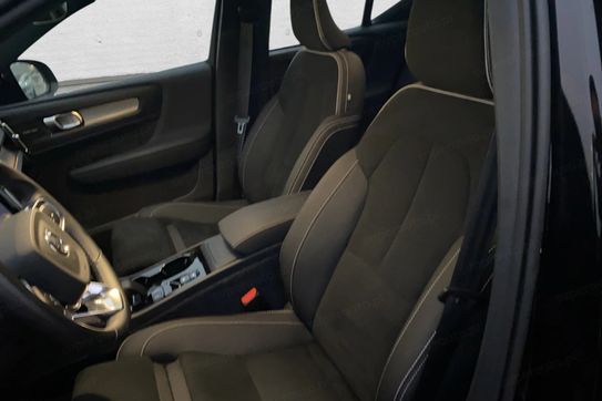 Volvo XC40 B3 B Plus Dark