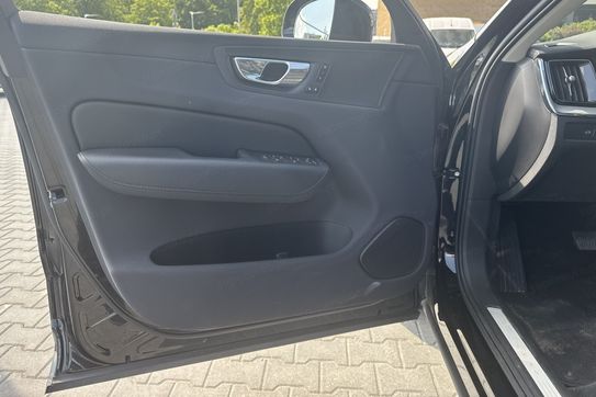 Volvo XC60 B4 B Plus Dark