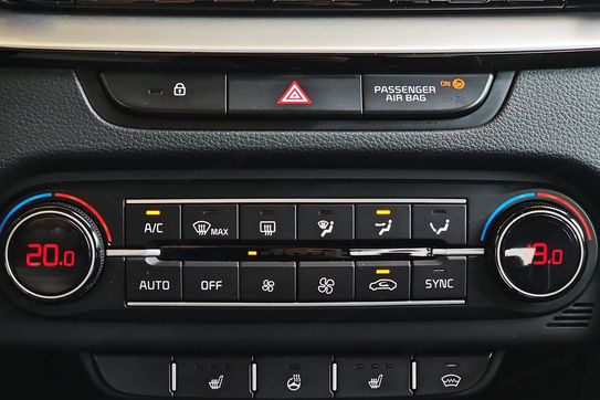 Kia Ceed 1.5 T-GDI Business Line DCT