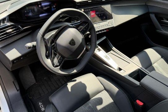 Peugeot 408 Allure e-DCS 1.2 mHEV
