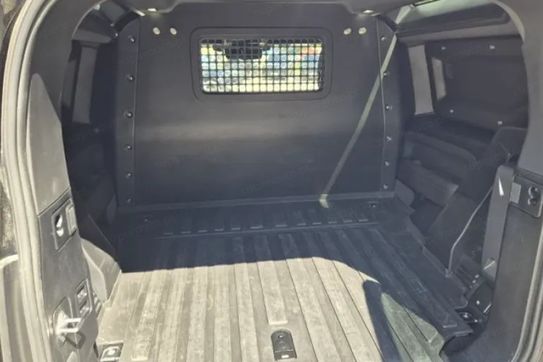 Land Rover Defender 90 D250 X-Dynamic SE