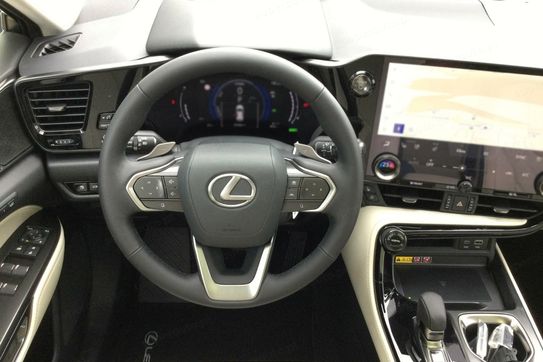 Lexus NX 350h Omotenashi 2.5 Hybrid AWD