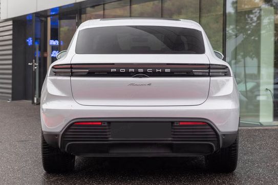 Porsche Macan 4