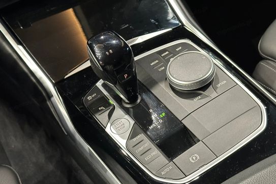 BMW Seria 3 Touring 320d xDrive Sport Line