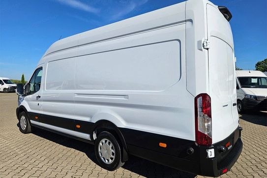 Ford Transit L4H3