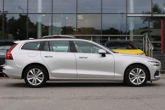 Volvo V60 B4 D Momentum Pro