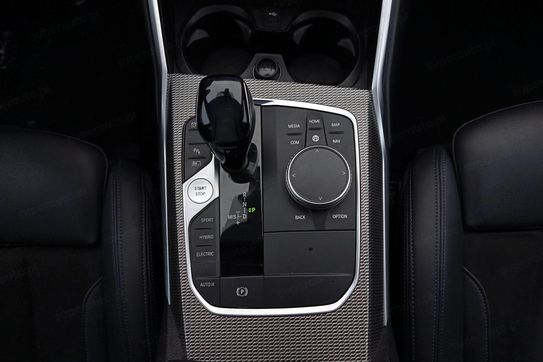 BMW Seria 3 330e xDrive M Sport sport-aut