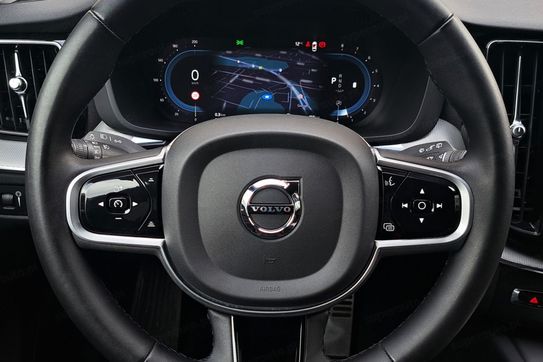 Volvo XC60 B5 B AWD R-Design