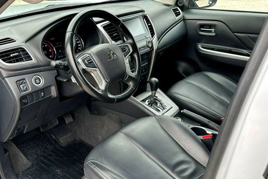 Mitsubishi L200 2.2 d DC Instyle Plus