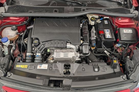 Peugeot 2008 ALLURE 1.2 PureTech