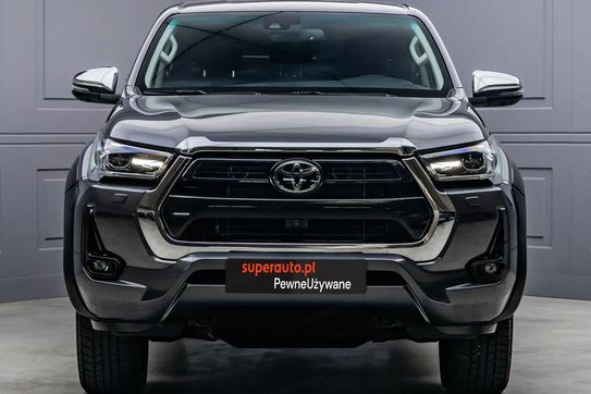 Toyota HiLux Double Cab SR5PLUS 4X4