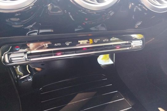 Mercedes CLA 200 AMG Line 7G-DCT