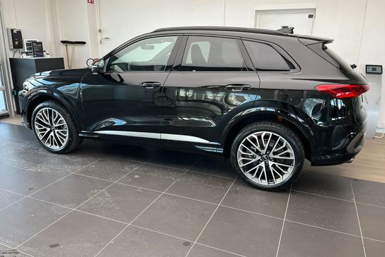 Audi Q5 TFSI  quattro S tronic