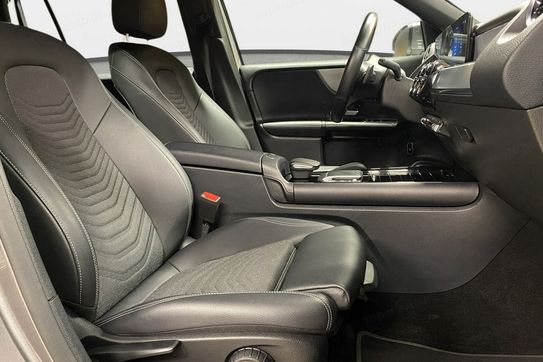 Mercedes GLB 200