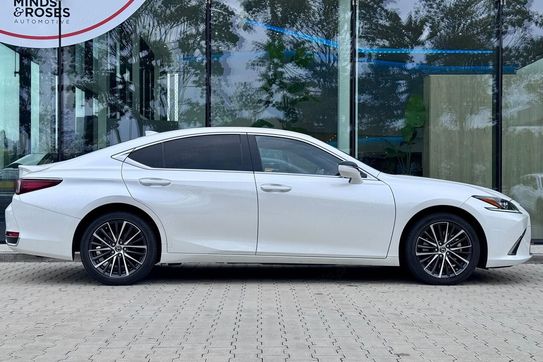 Lexus ES 300h Business Edition