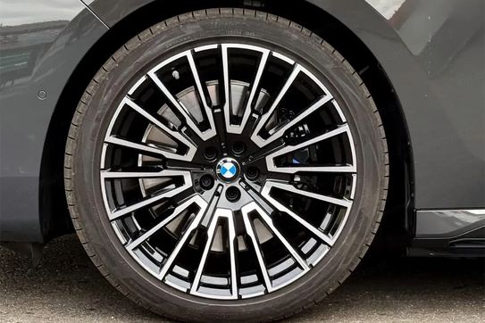 BMW Seria 7 740d xDrive M Sport
