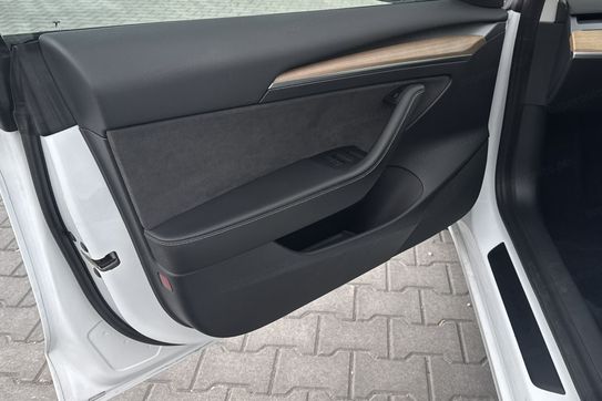Tesla Model 3 RWD
