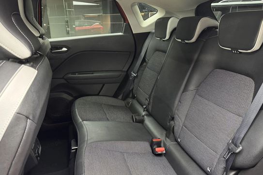 Renault Captur 1.6 E-Tech Intens