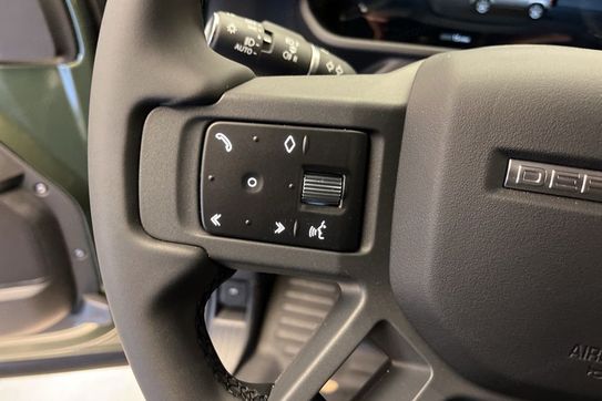 Land Rover Defender 110 D250 X-Dynamic SE
