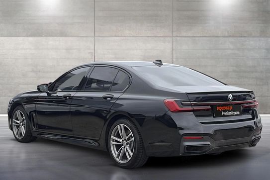 BMW Seria 7 750i xDrive M Sport