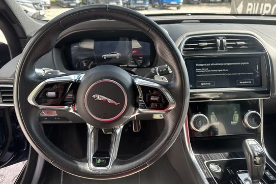 Jaguar XE 2.0 P250 R-Dynamic HSE aut