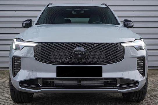 Volvo XC90 B5 AWD Ultra Black Edition