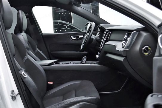 Volvo XC60 T8 AWD Plug-In Hybrid Momentum aut