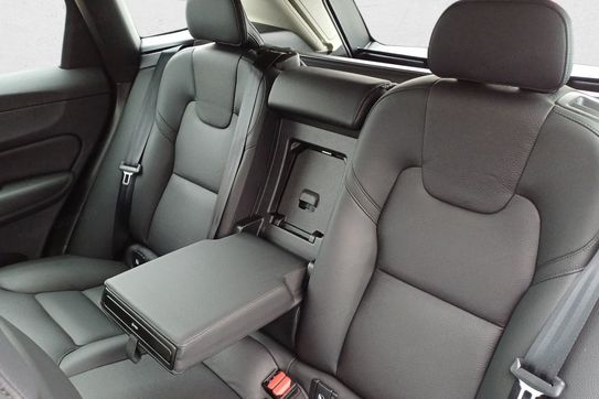 Volvo XC60 B5 B AWD Plus Dark aut
