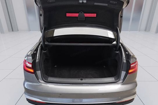 Audi A4 40 TDI S Line S tronic