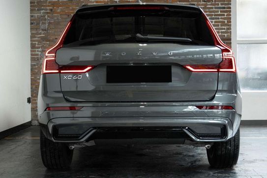 Volvo XC60 B5 AWD Ultra Dark