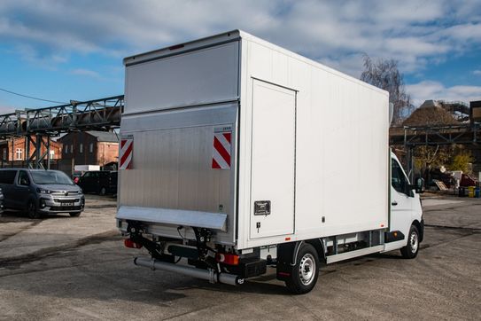 Renault Master L3 Kontener 8EP + Winda